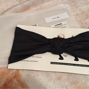 Black Headband with Knot Detail